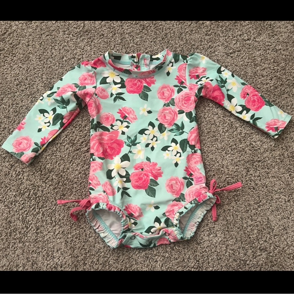 Like new ruffle butts swimsuit • 12-18 floral rash guard upf 50+